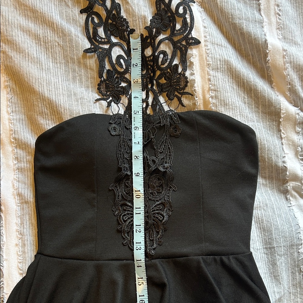 Windsor Black strapless Lace Halter detail  peplum Lace Mini Dress - Picture 15 of 16